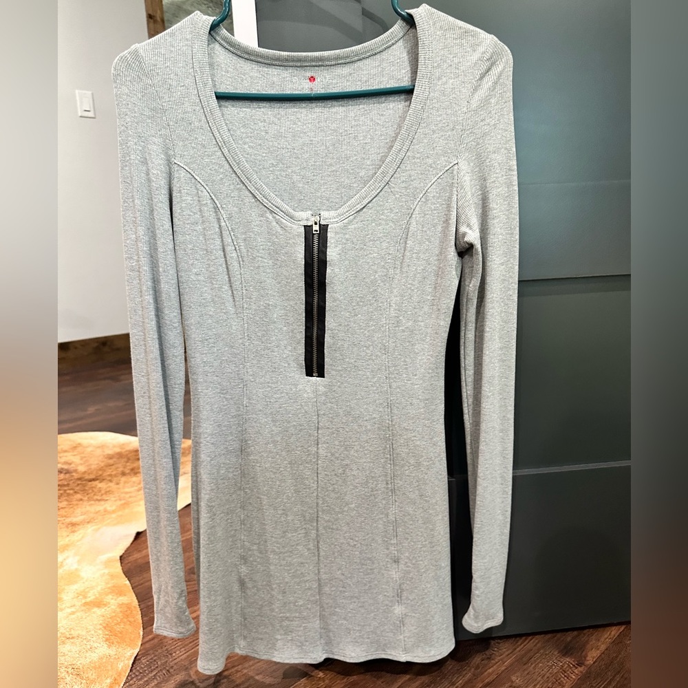 Grey Long Sleeve Dress w/ Zipper